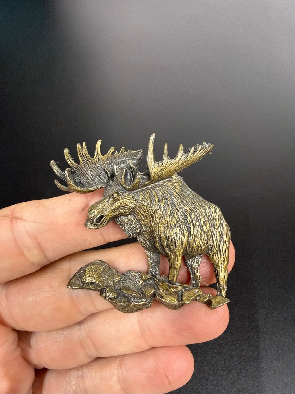 Gold-Tone Moose Brooch Pin - Elegant Nature-Inspired Jewelry